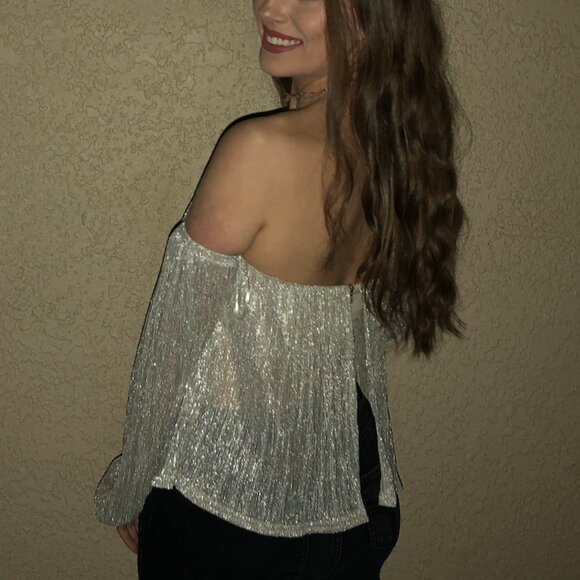 WORN ONCE 4SI3NNA Off the Shoulder Metallic Women's Top, Cropped, Size S - Picture 2 of 9